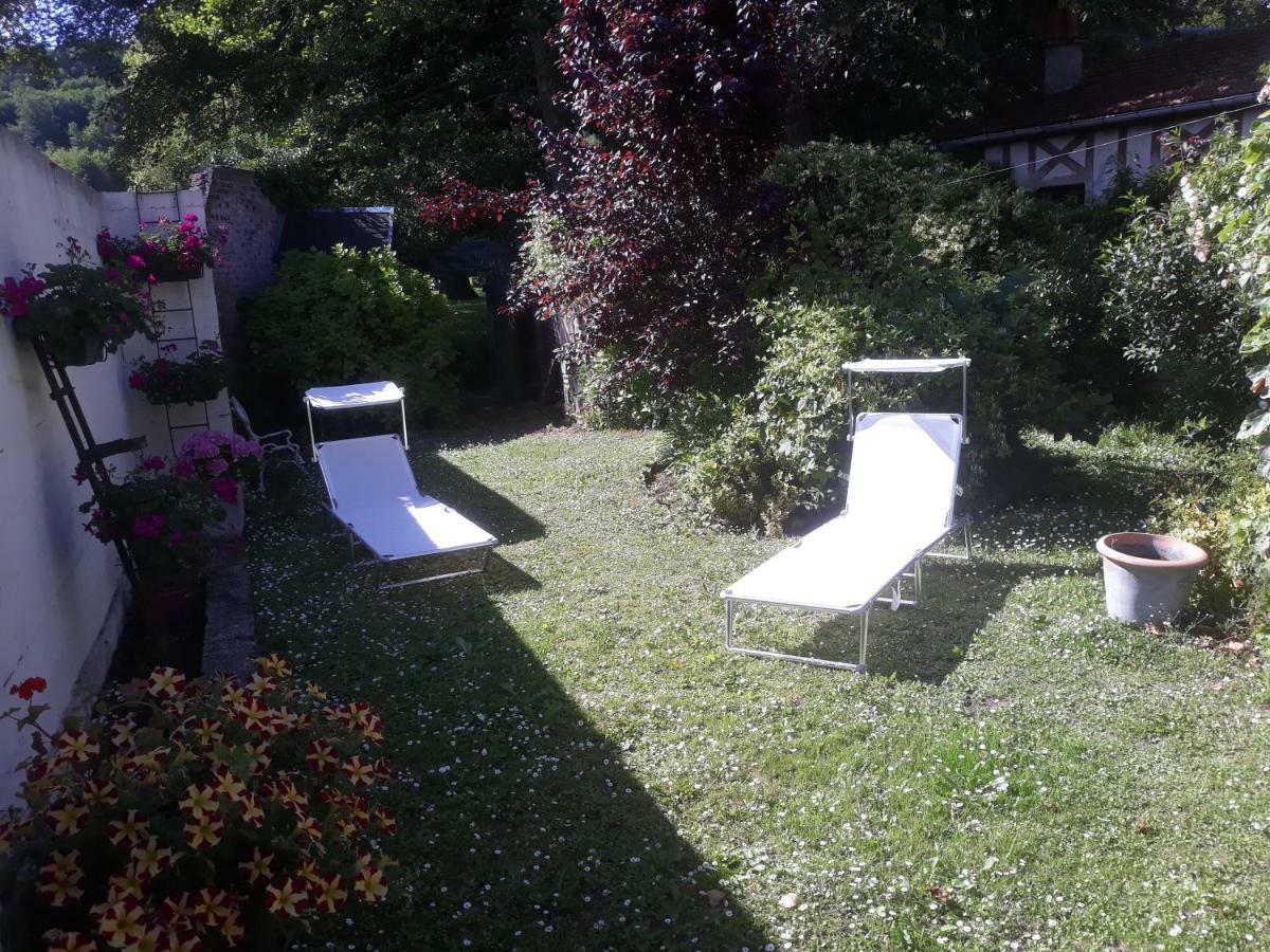 Montville Gite Au Bord Du Lac מראה חיצוני תמונה
