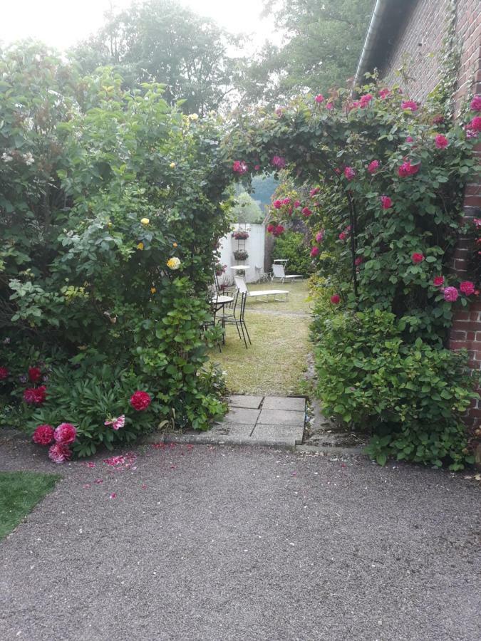 Montville Gite Au Bord Du Lac מראה חיצוני תמונה