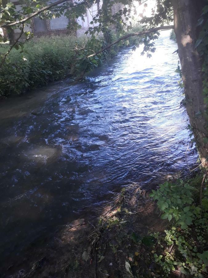 Montville Gite Au Bord Du Lac מראה חיצוני תמונה